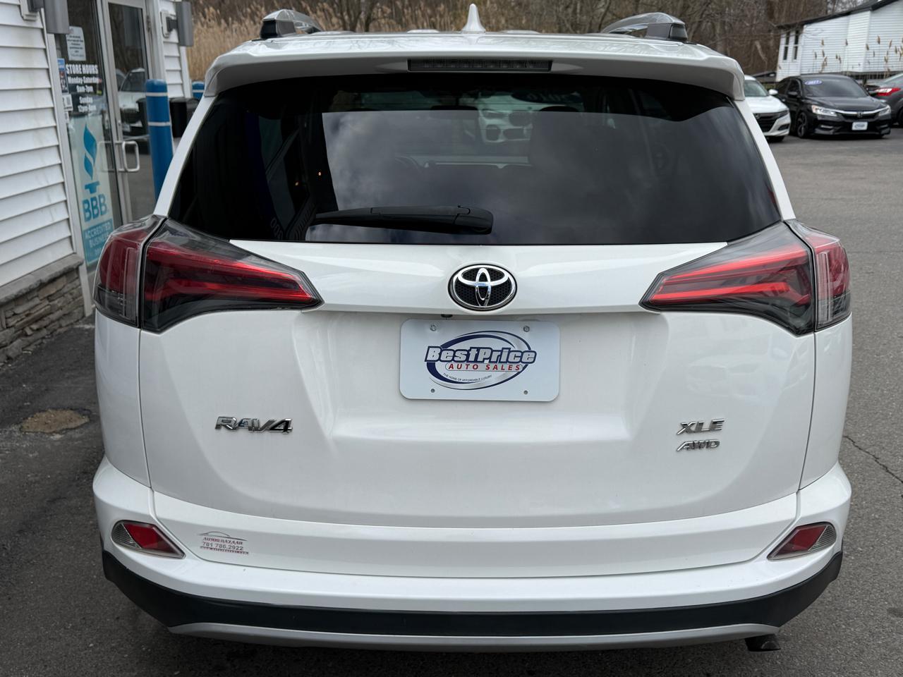 Toyota RAV4 AWD 4dr XLE (Natl) 2016