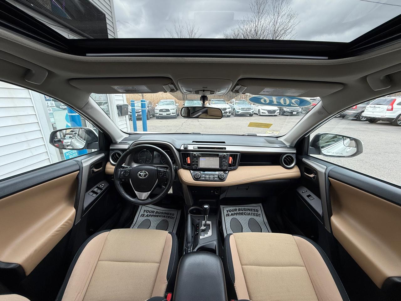 Toyota RAV4 AWD 4dr XLE (Natl) 2016