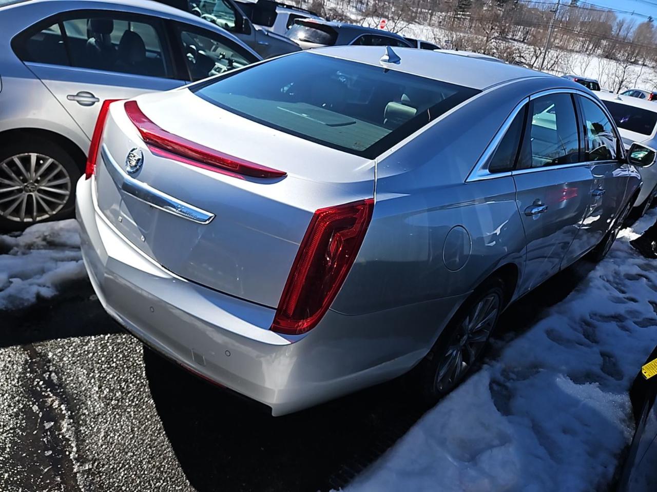 Cadillac XTS 4dr Sdn FWD 2013