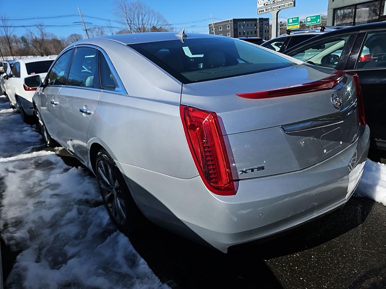Cadillac XTS 4dr Sdn FWD 2013