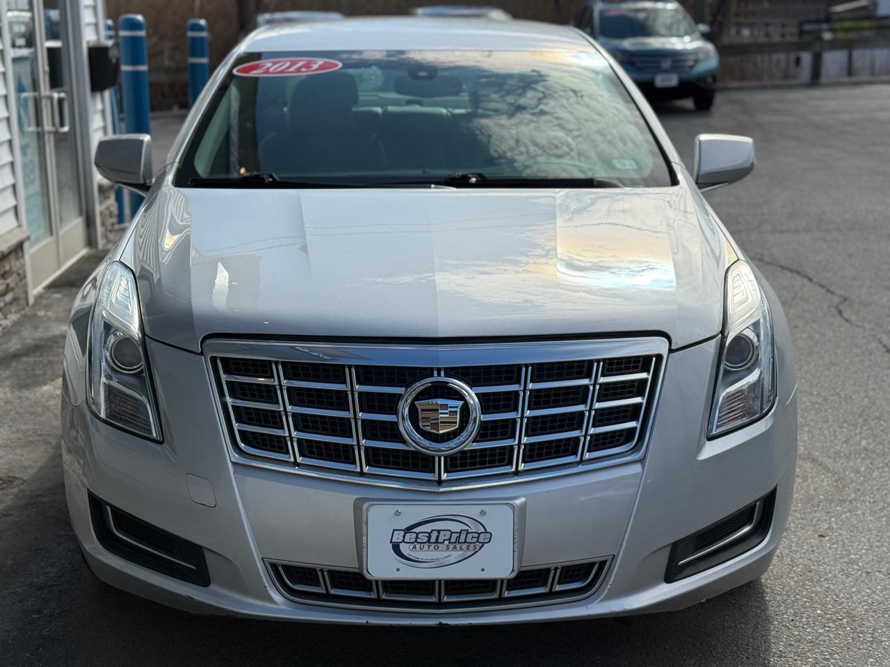 Cadillac XTS 4dr Sdn FWD 2013