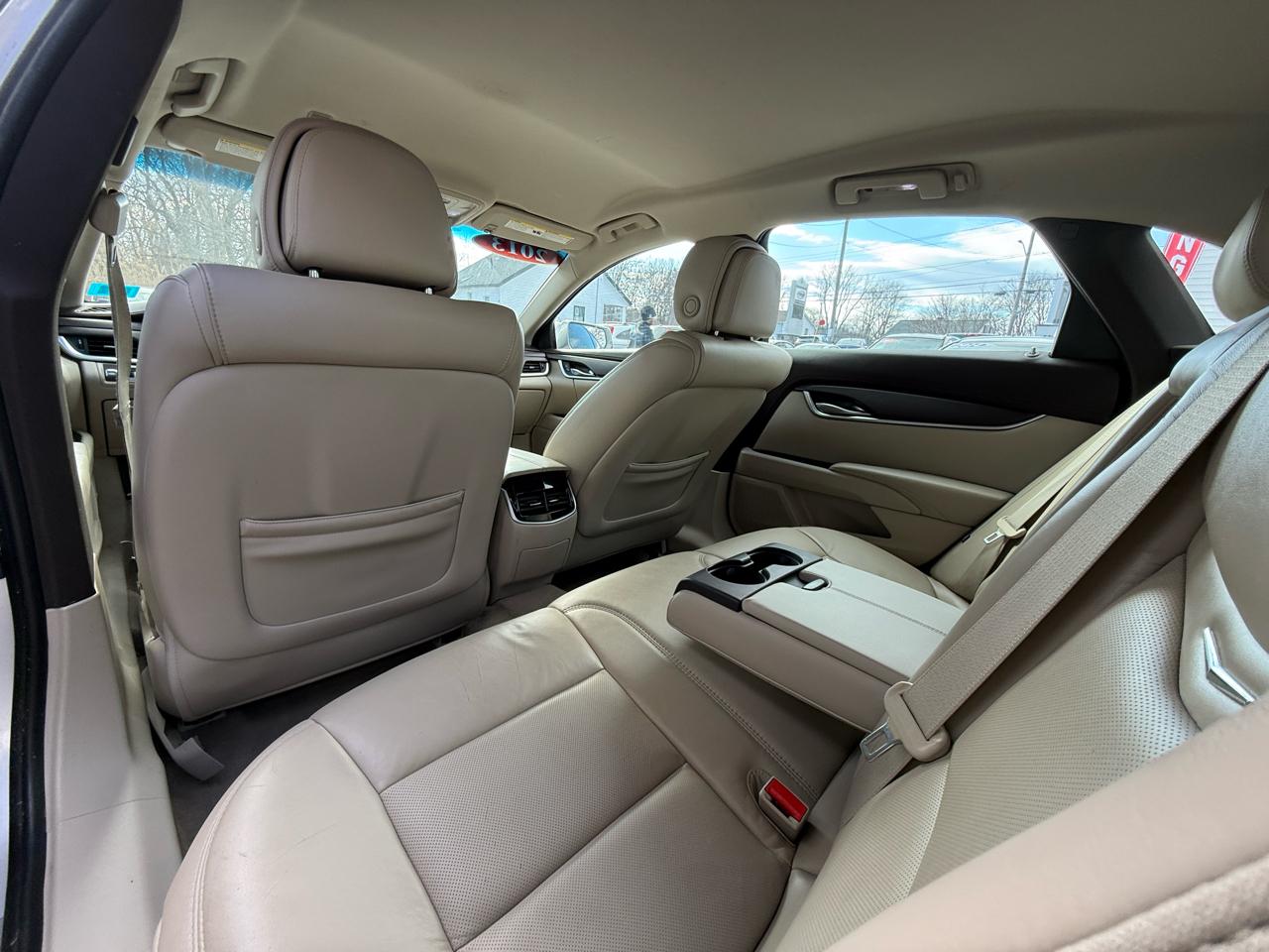 Cadillac XTS 4dr Sdn FWD 2013