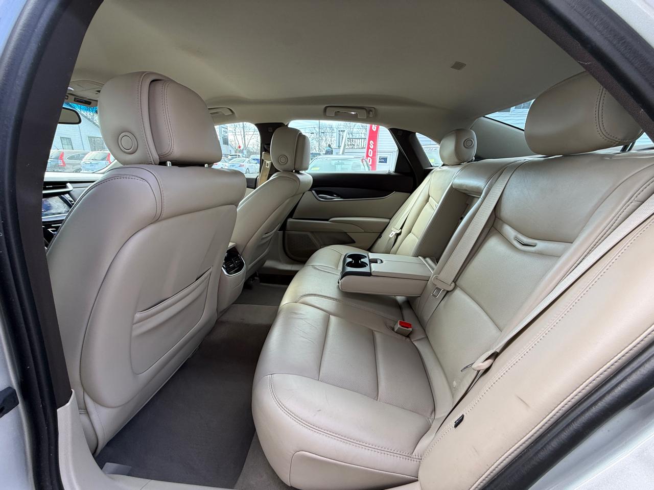 Cadillac XTS 4dr Sdn FWD 2013