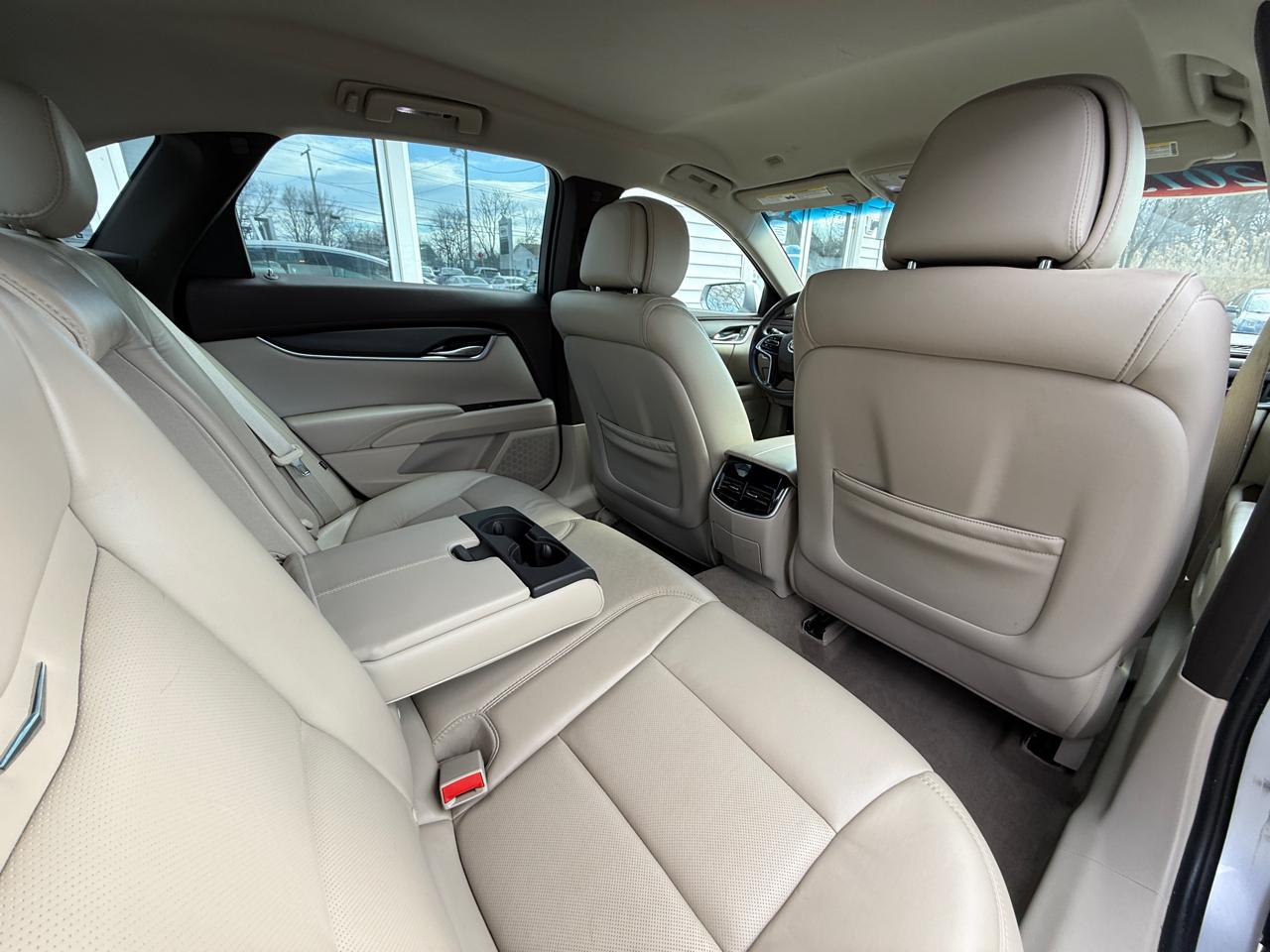 Cadillac XTS 4dr Sdn FWD 2013