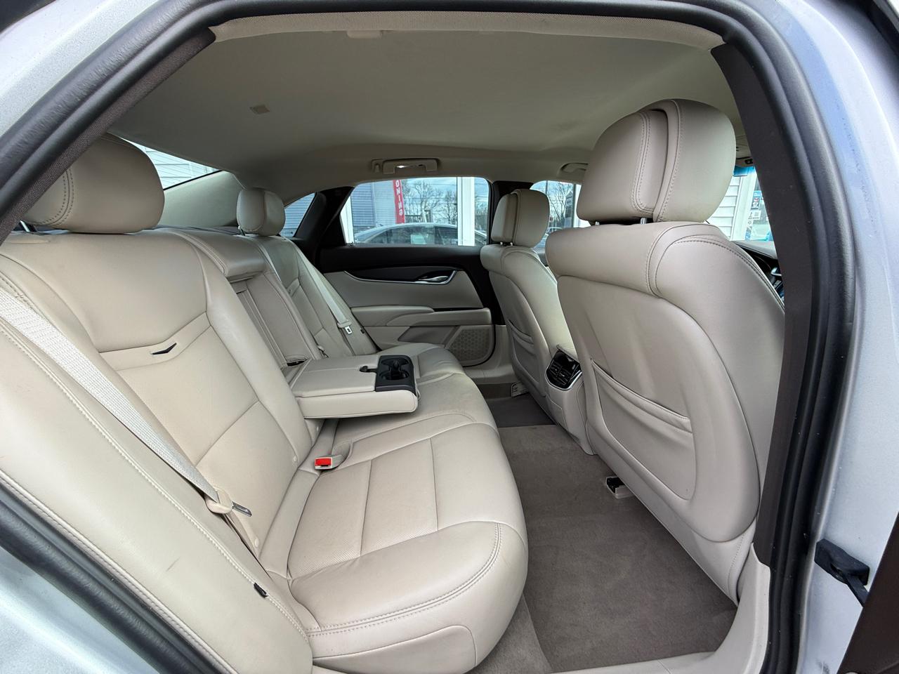 Cadillac XTS 4dr Sdn FWD 2013