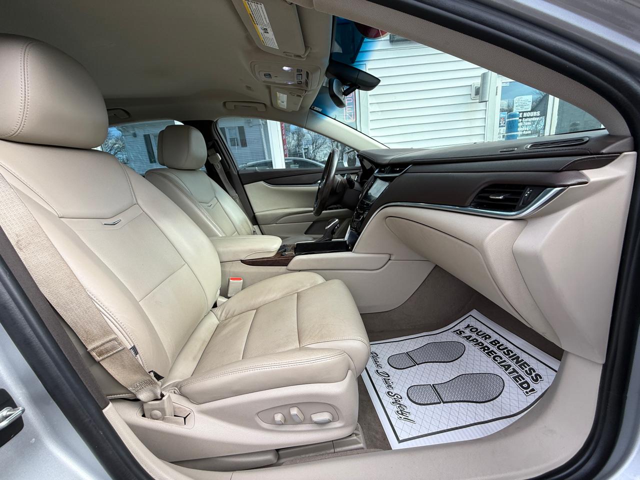 Cadillac XTS 4dr Sdn FWD 2013