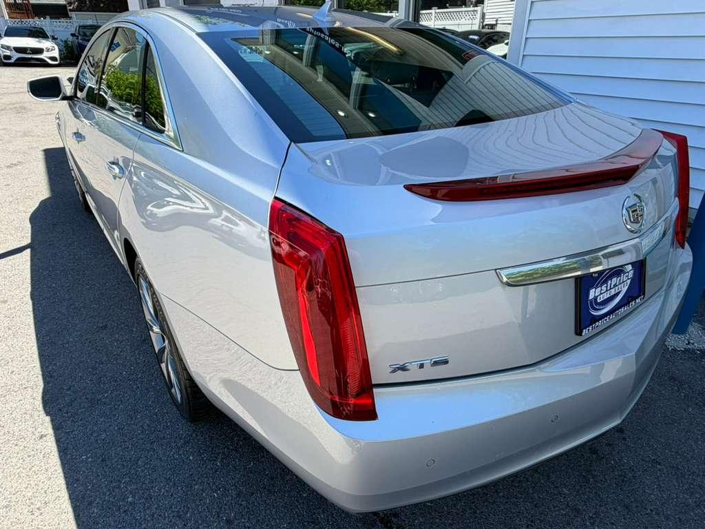 Cadillac XTS 4dr Sdn FWD 2013
