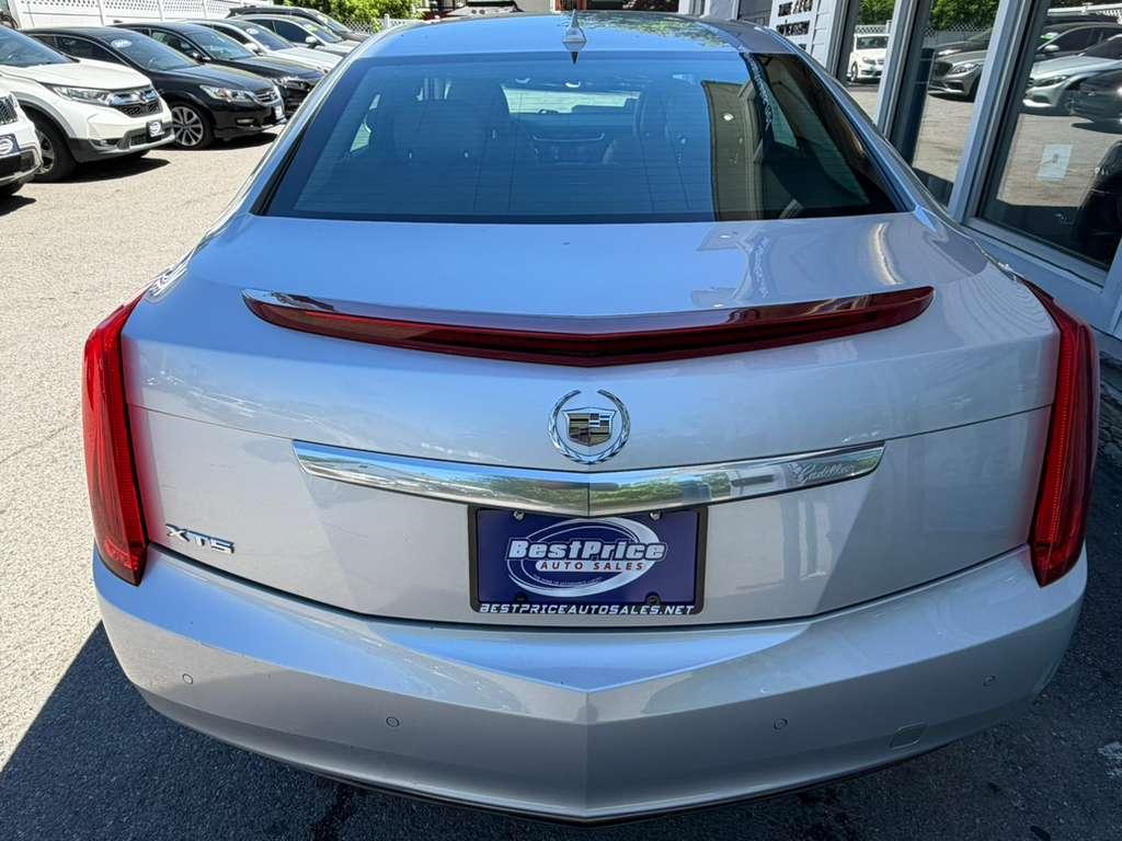 Cadillac XTS 4dr Sdn FWD 2013