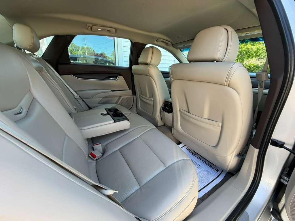 Cadillac XTS 4dr Sdn FWD 2013