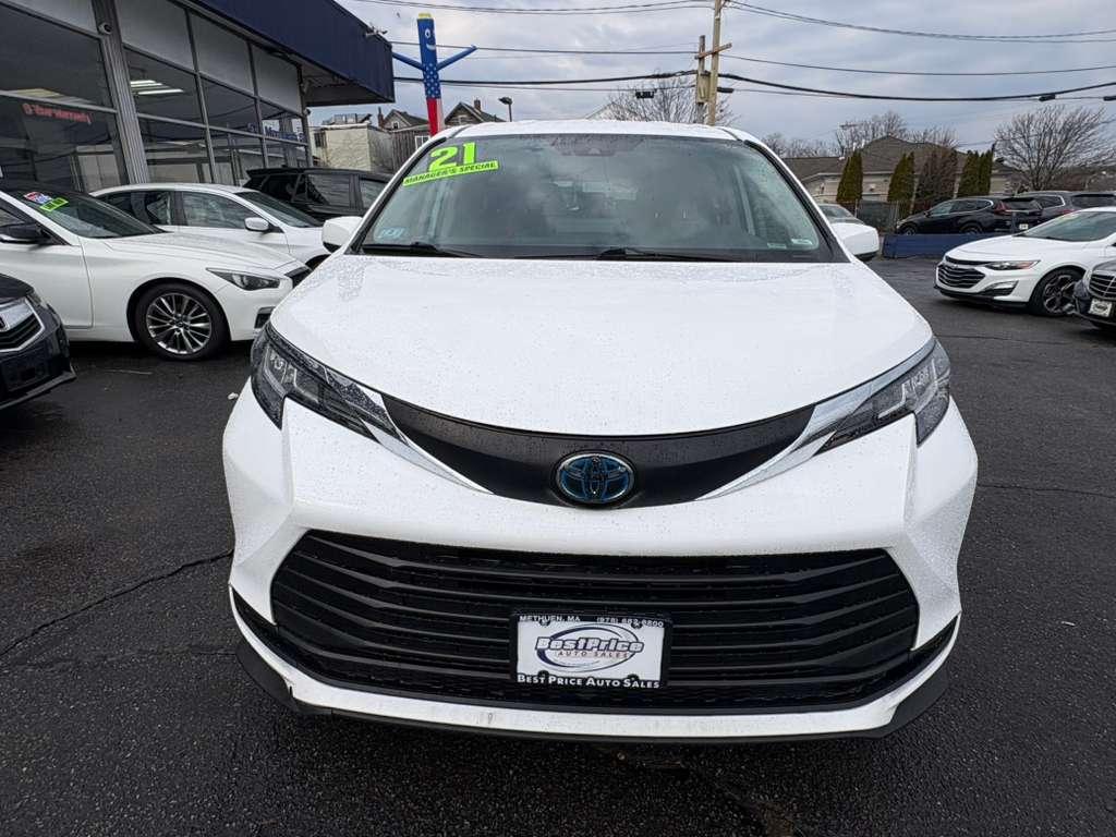 Toyota Sienna LE FWD 8-Passenger (Natl) 2021