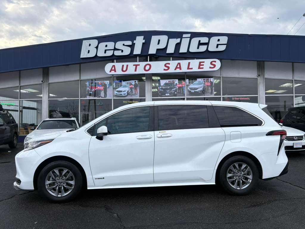 Toyota Sienna LE FWD 8-Passenger (Natl) 2021