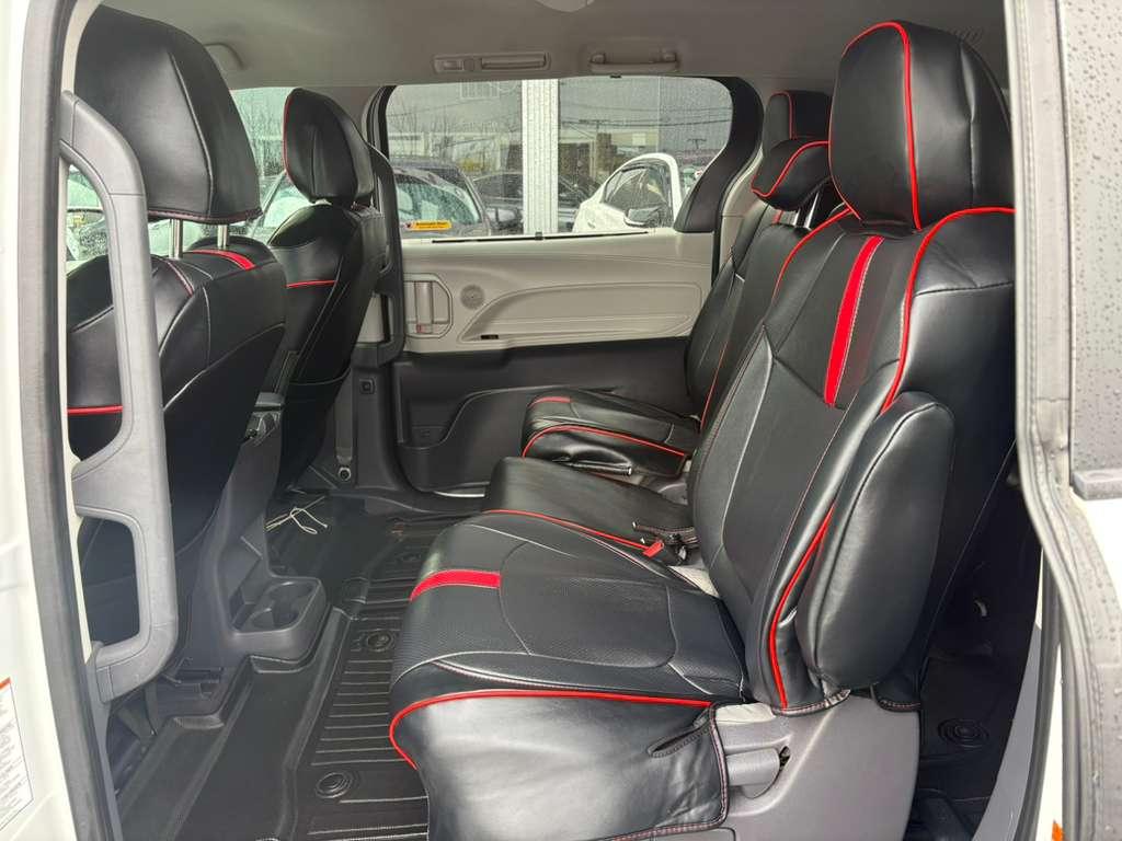 Toyota Sienna LE FWD 8-Passenger (Natl) 2021