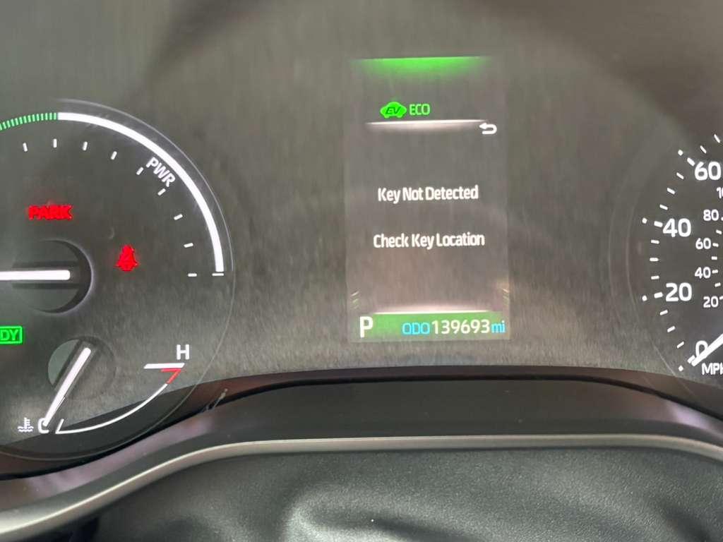 Toyota Sienna LE FWD 8-Passenger (Natl) 2021