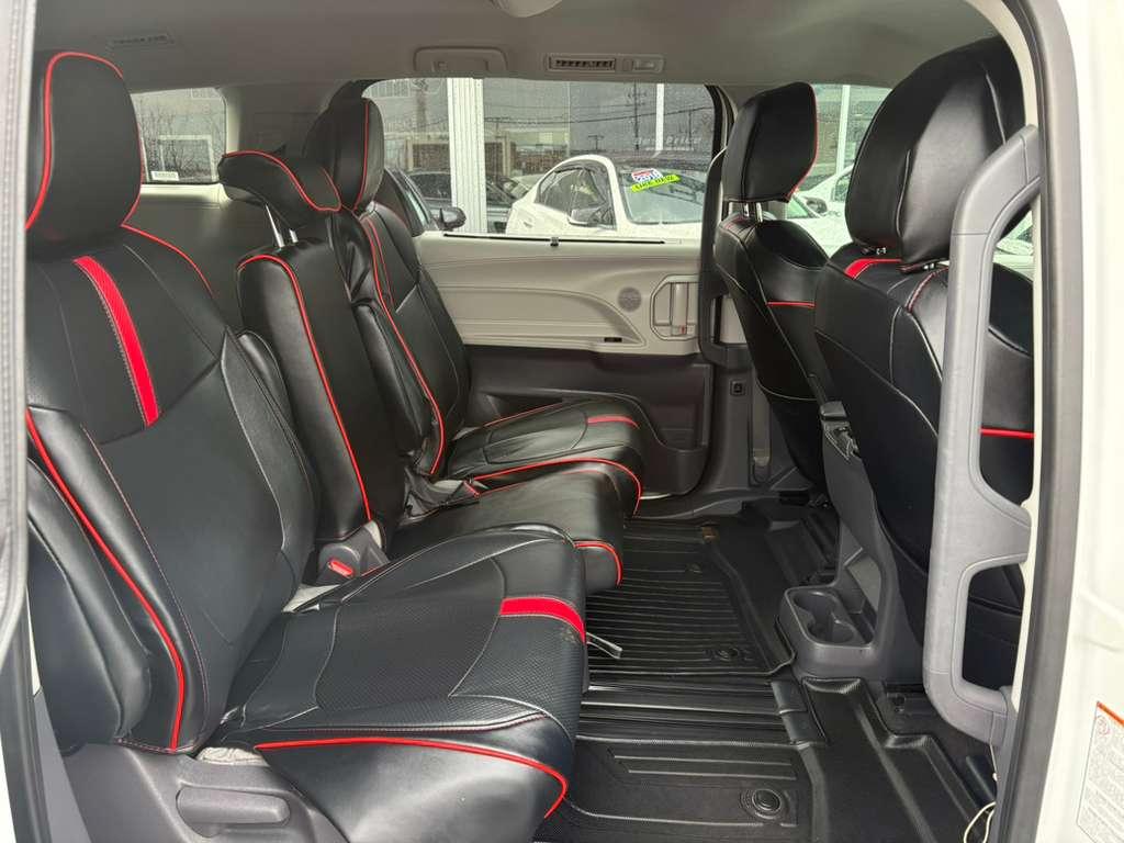 Toyota Sienna LE FWD 8-Passenger (Natl) 2021