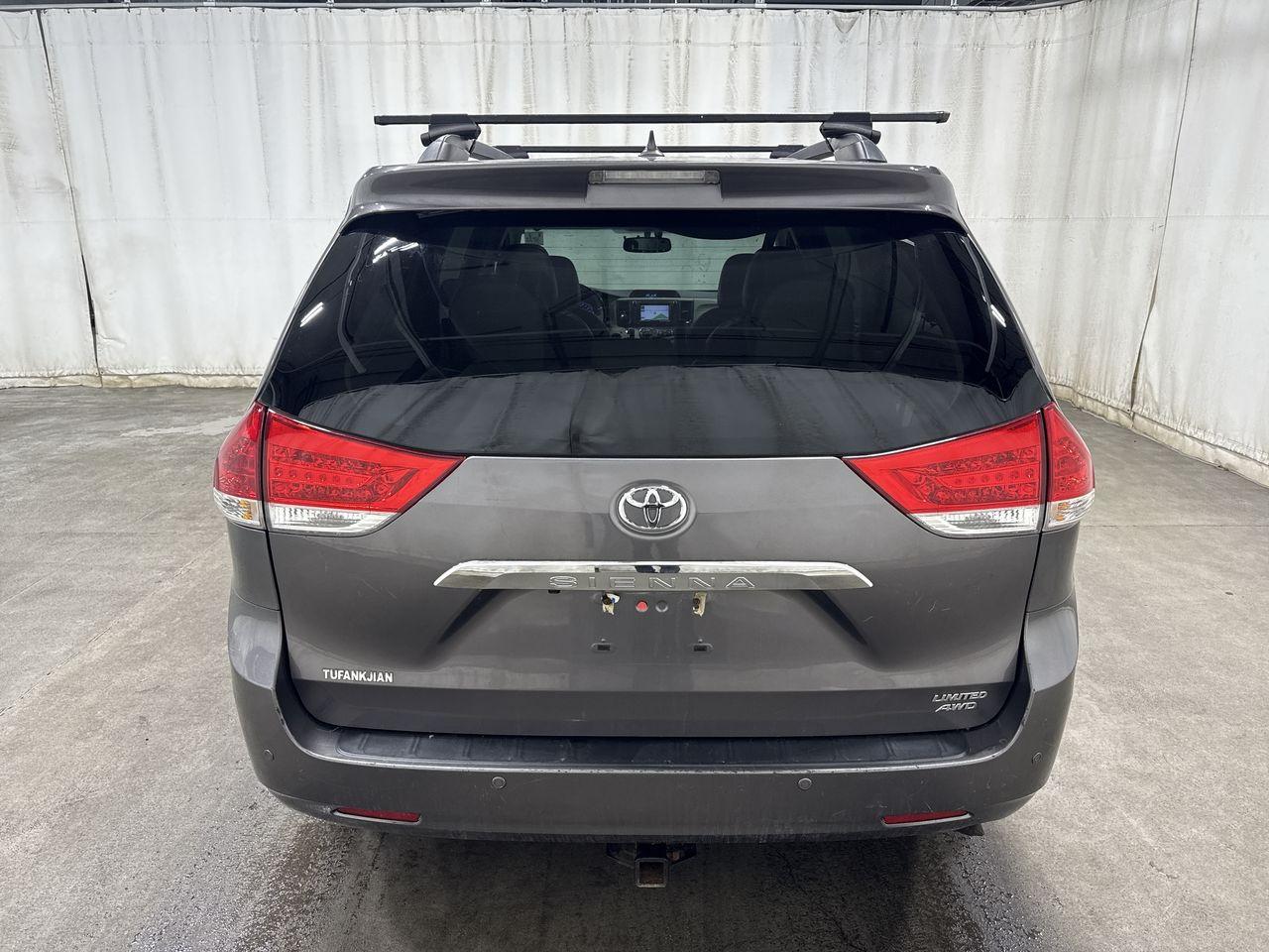 Toyota Sienna 5dr 7-Pass Van V6 Ltd AWD (Natl) 2014