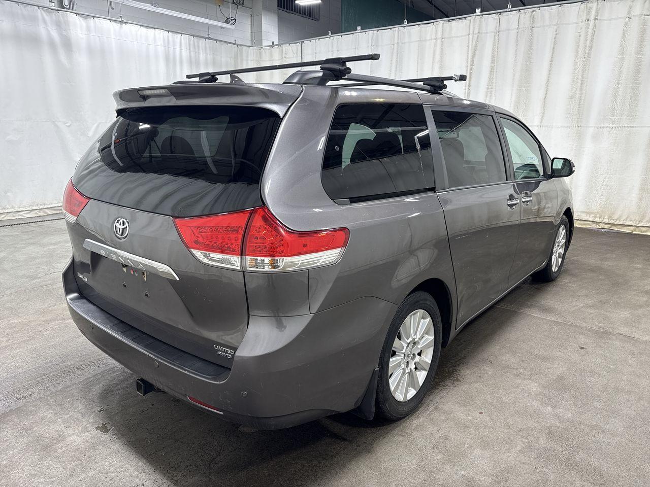 Toyota Sienna 5dr 7-Pass Van V6 Ltd AWD (Natl) 2014