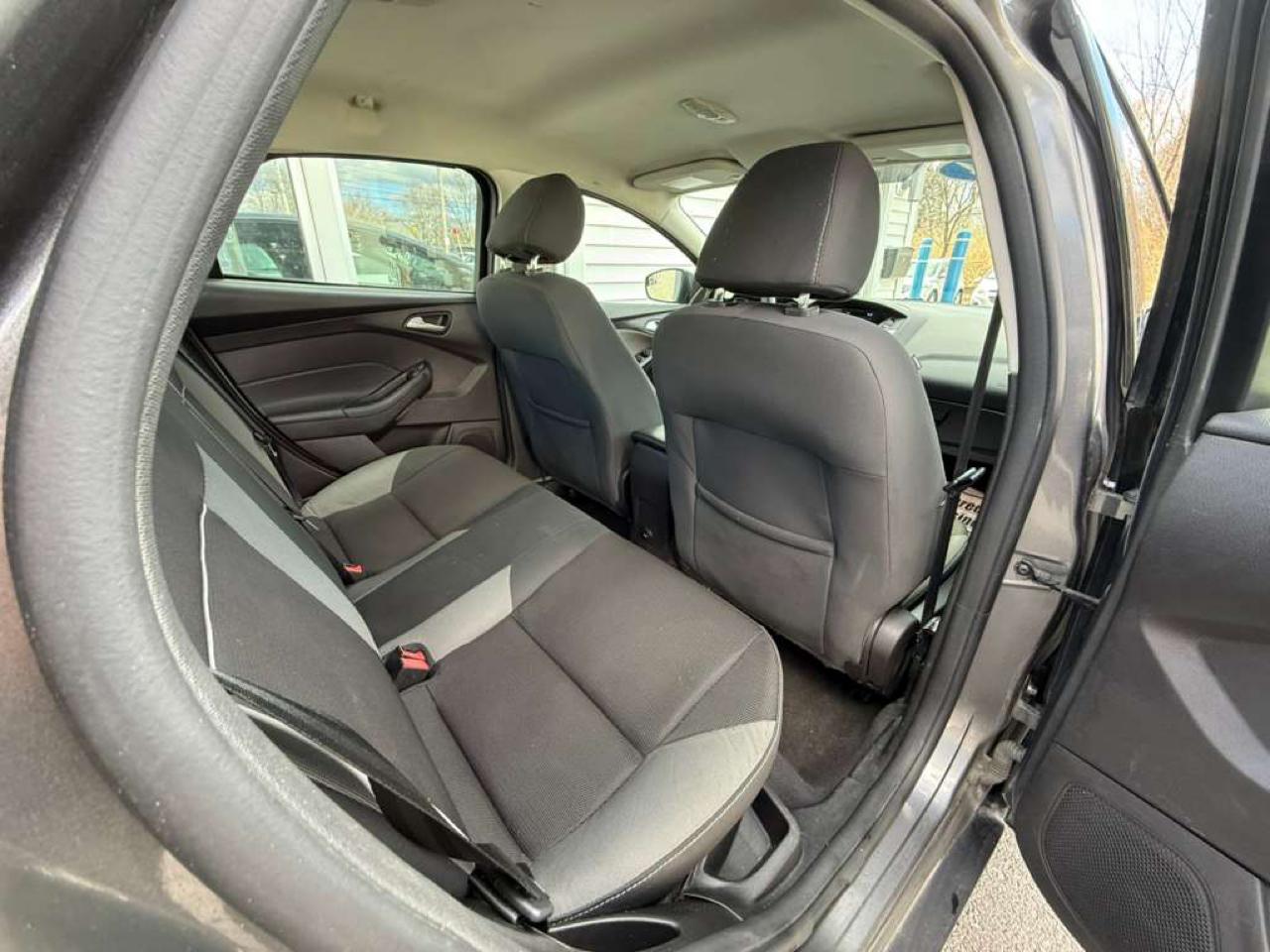 Ford Focus 4dr Sdn SE 2014