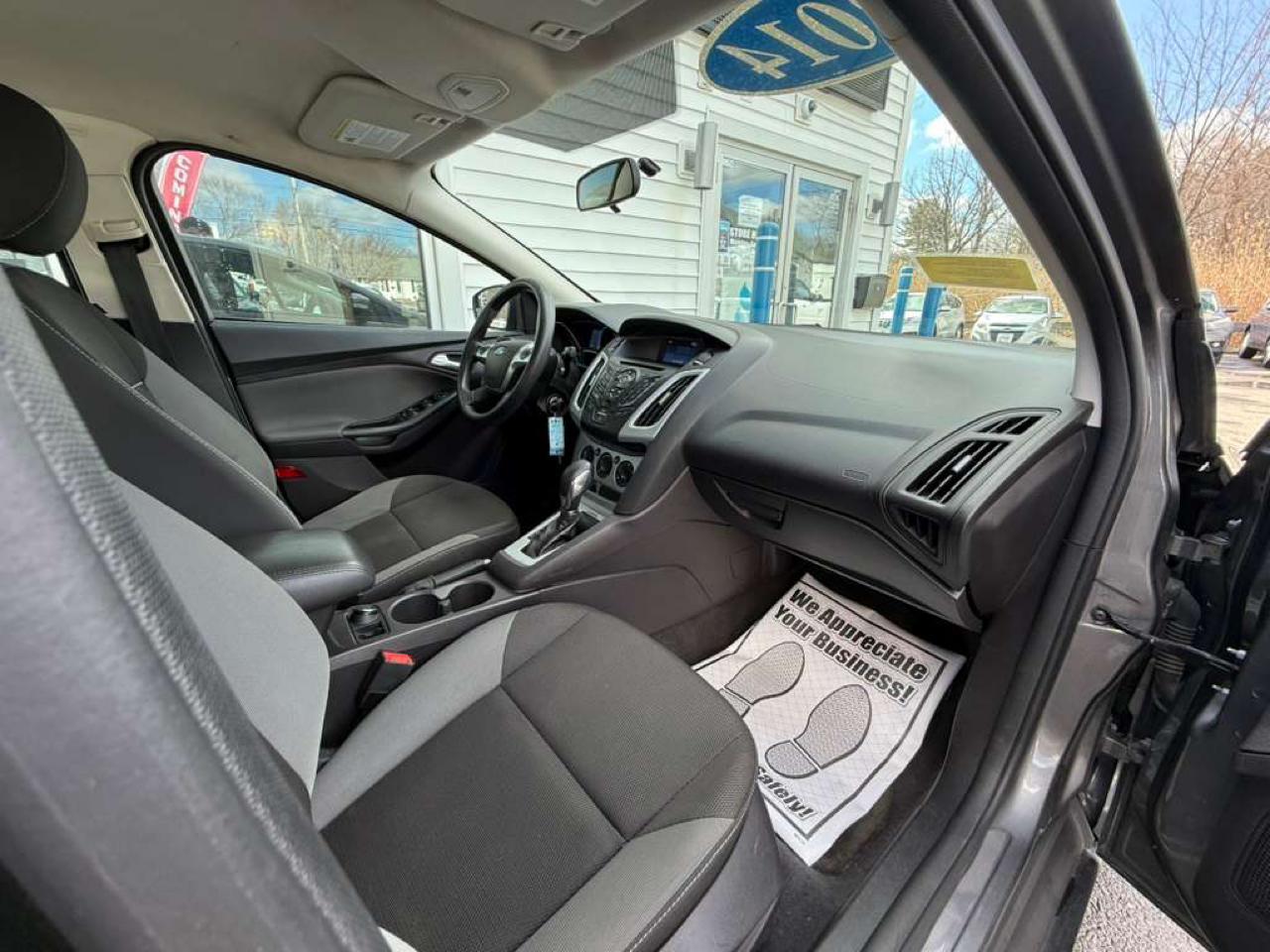 Ford Focus 4dr Sdn SE 2014