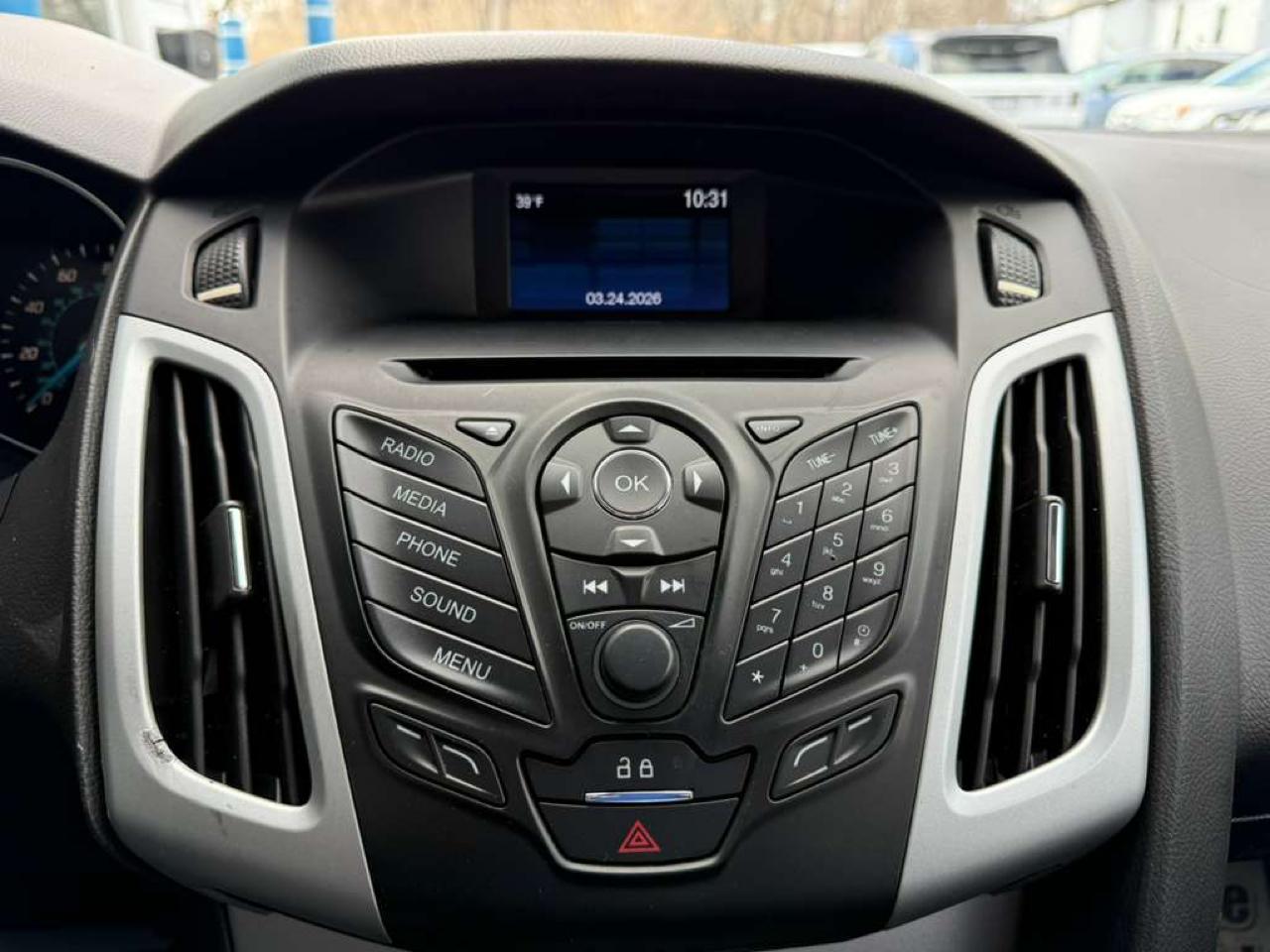 Ford Focus 4dr Sdn SE 2014