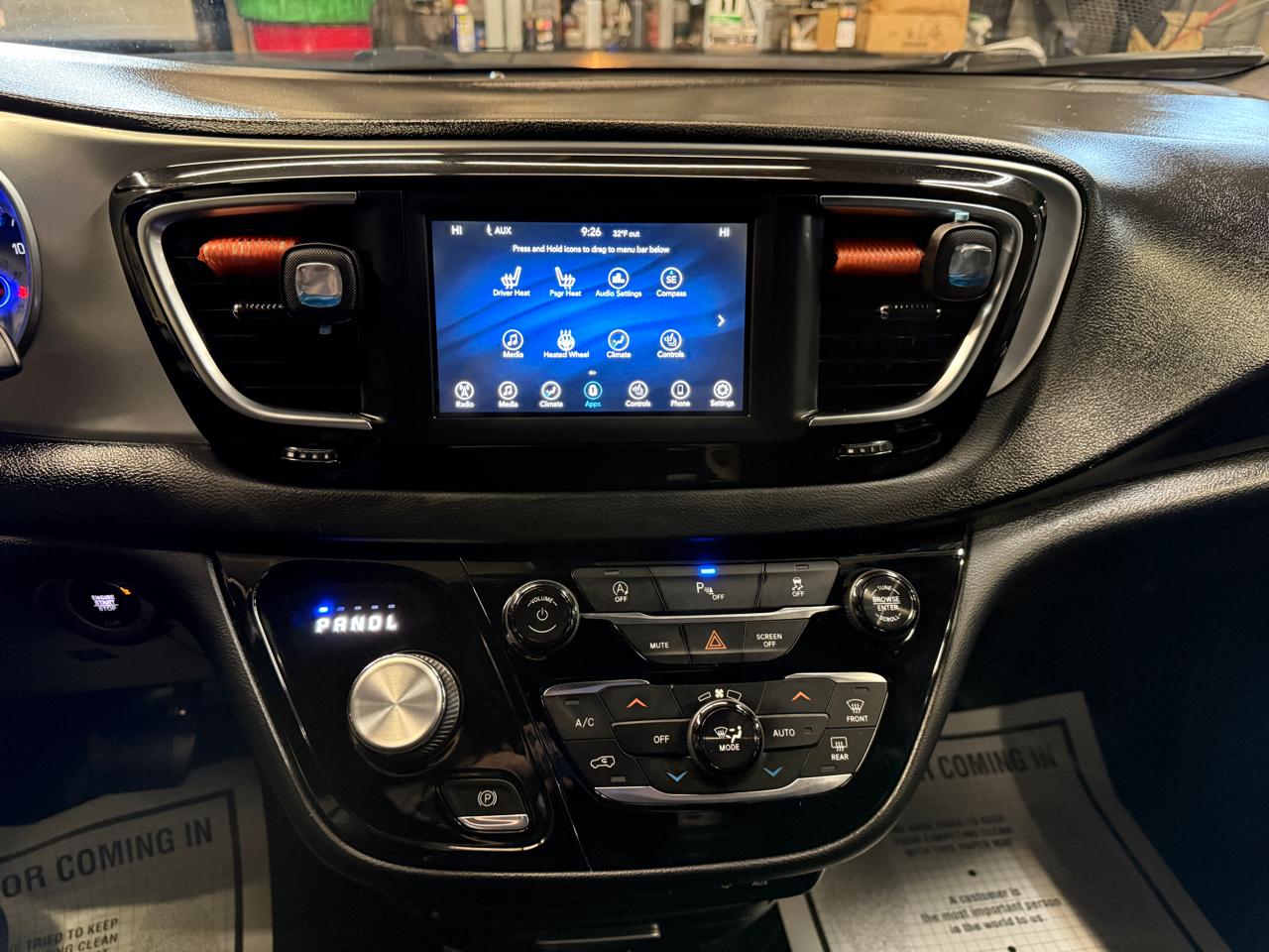 Chrysler Pacifica Touring L FWD 2019