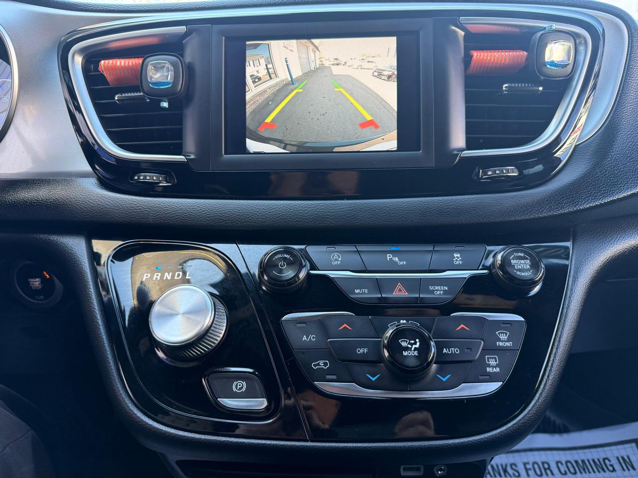 Chrysler Pacifica Touring L FWD 2019