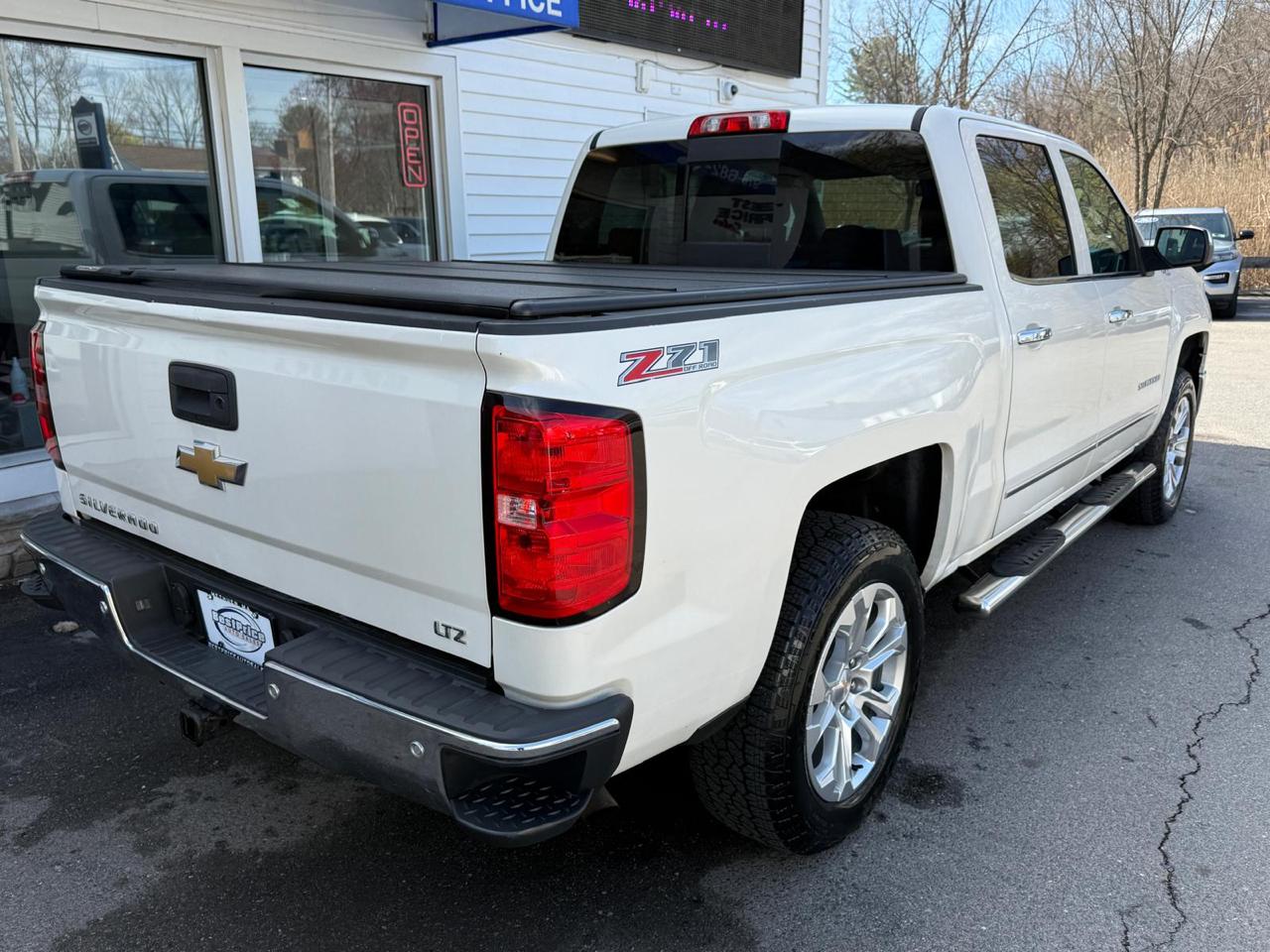 Chevrolet Silverado 1500 4WD Crew Cab 143.5" LTZ w/2LZ 2015