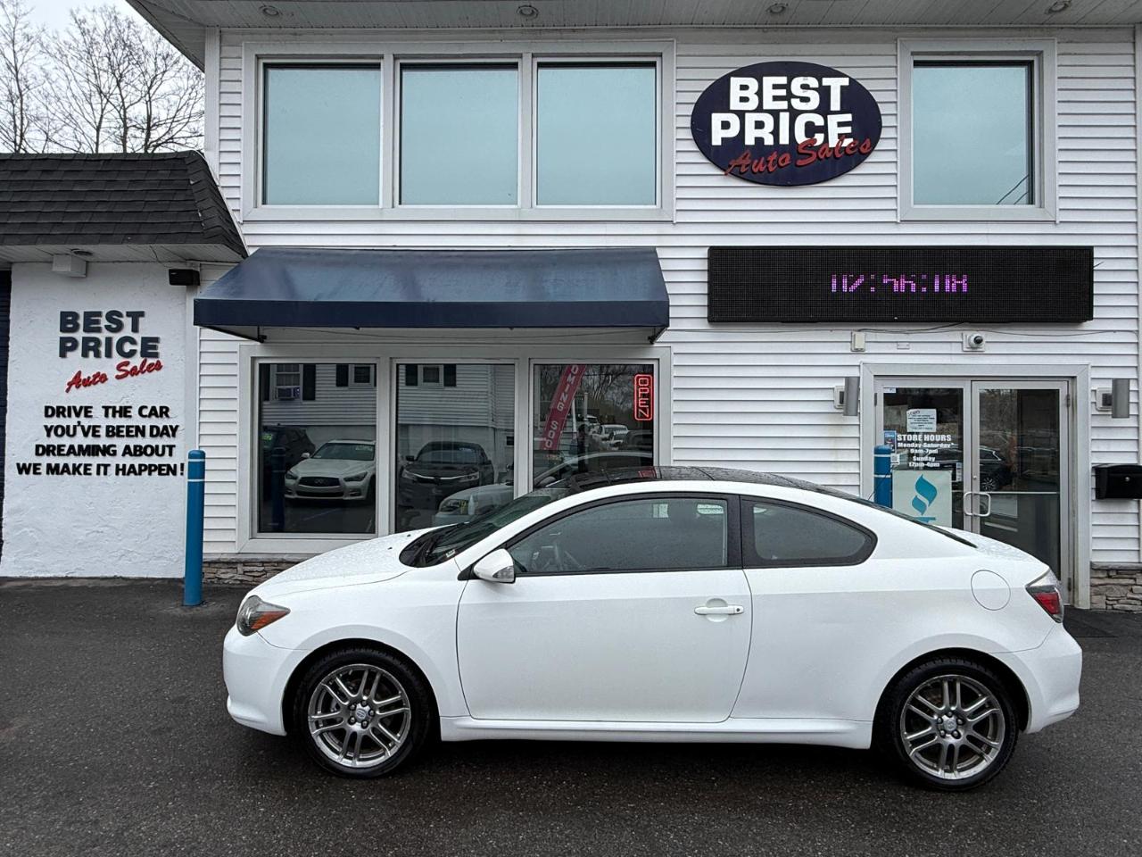 Scion tC 2dr HB Man (Natl) 2009