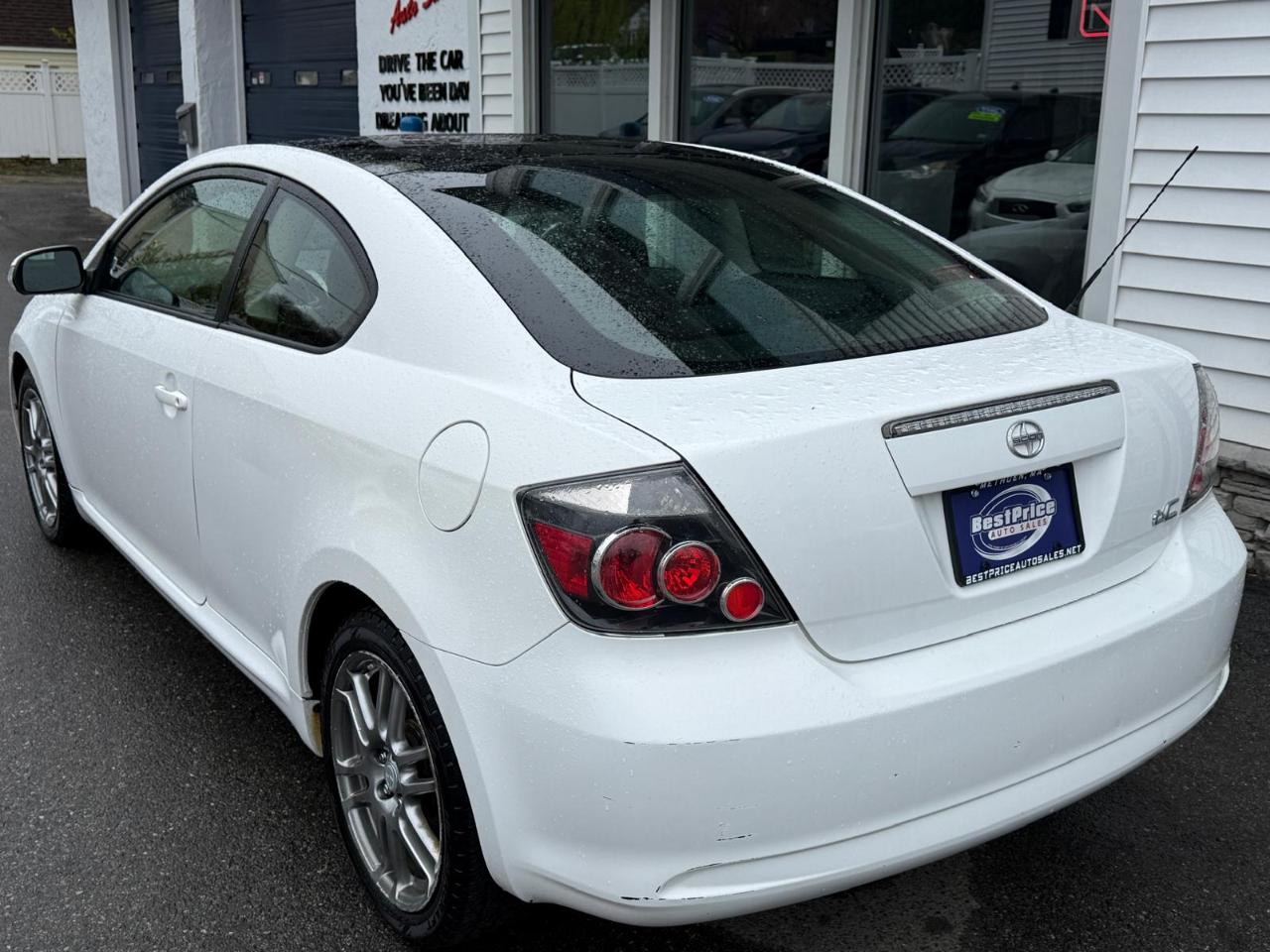 Scion tC 2dr HB Man (Natl) 2009