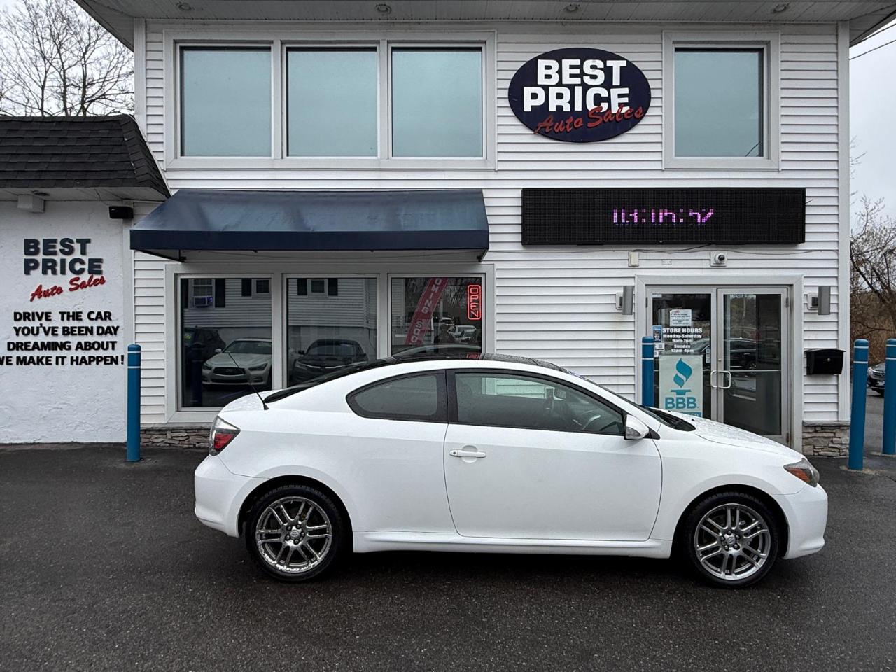 Scion tC 2dr HB Man (Natl) 2009