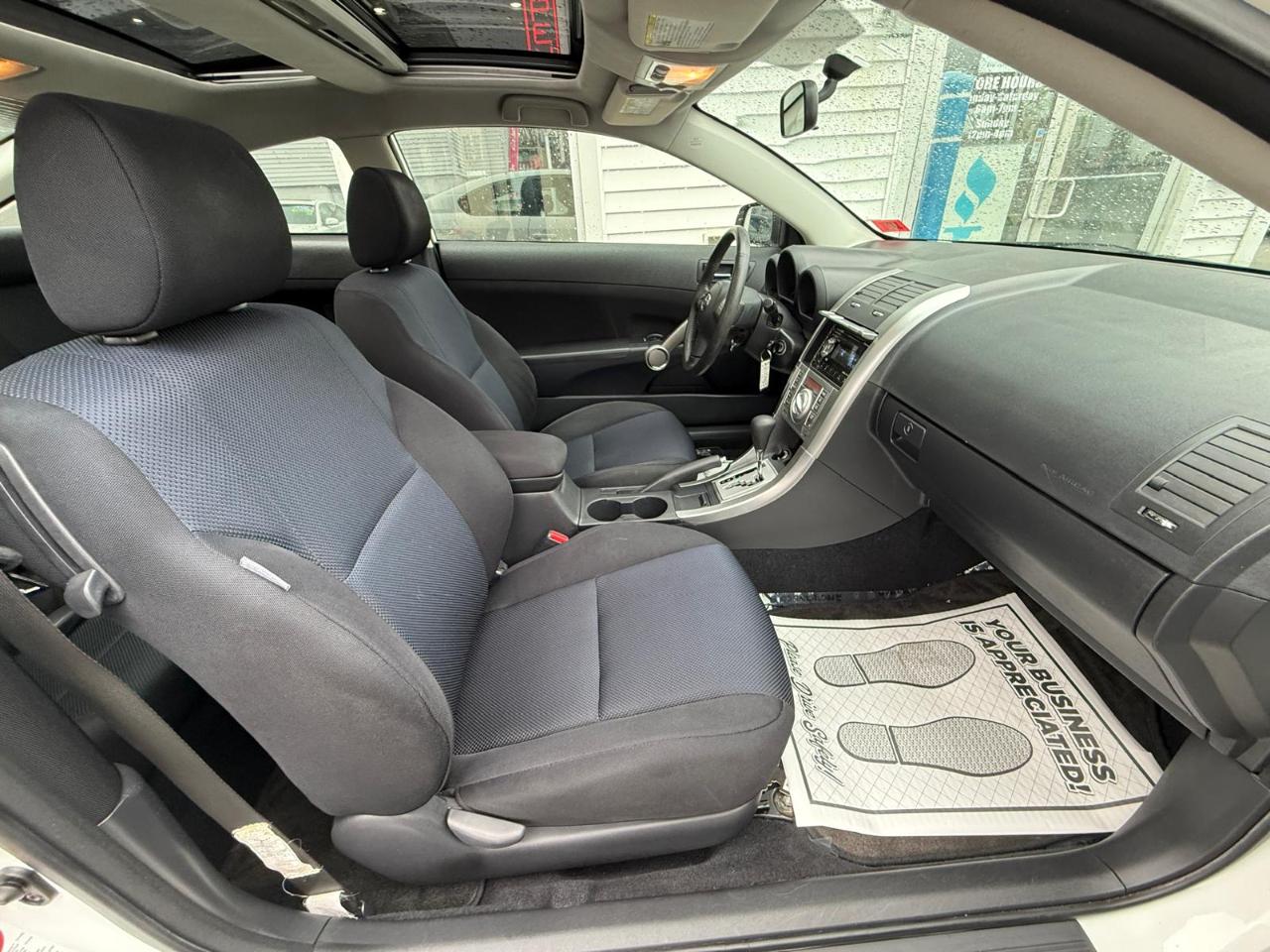 Scion tC 2dr HB Man (Natl) 2009