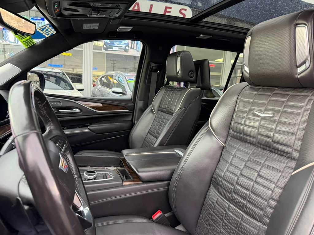 Cadillac Escalade ESV 4WD 4dr Sport Platinum 2023
