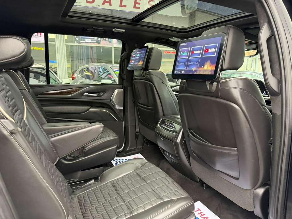 Cadillac Escalade ESV 4WD 4dr Sport Platinum 2023