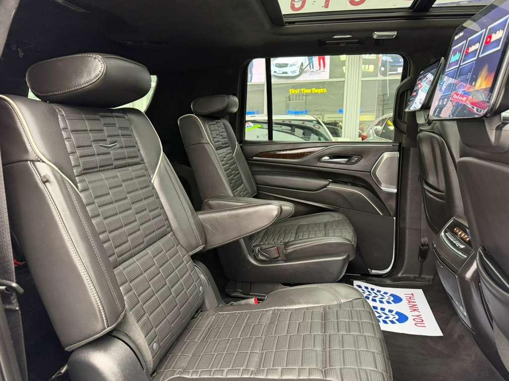 Cadillac Escalade ESV 4WD 4dr Sport Platinum 2023