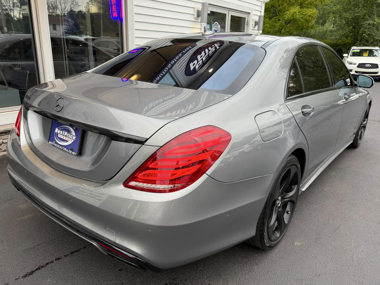 Mercedes-Benz S-Class 4dr Sdn S 550 RWD 2015