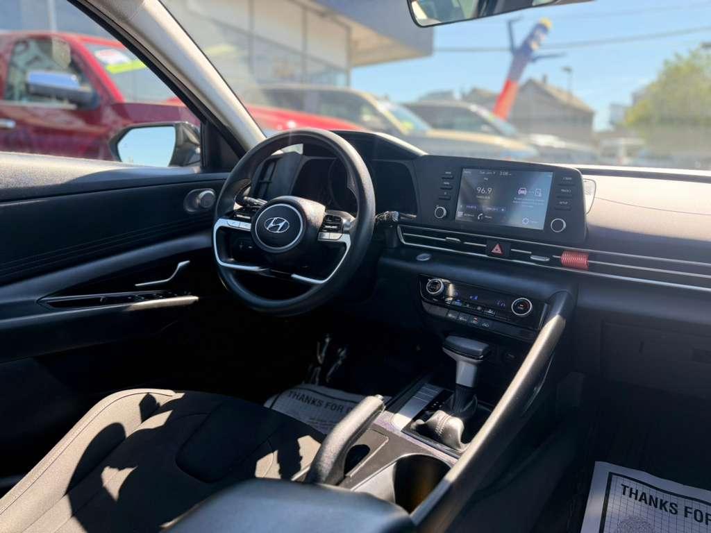 Hyundai Elantra SEL IVT 2023