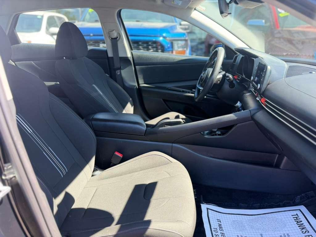Hyundai Elantra SEL IVT 2023