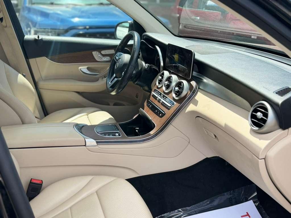 Mercedes-Benz GLC GLC 300 4MATIC SUV 2021