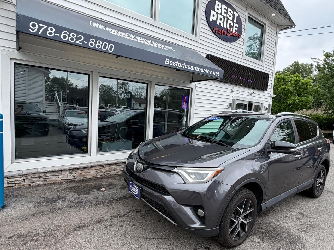 Toyota RAV4 SE AWD (Natl) 2017