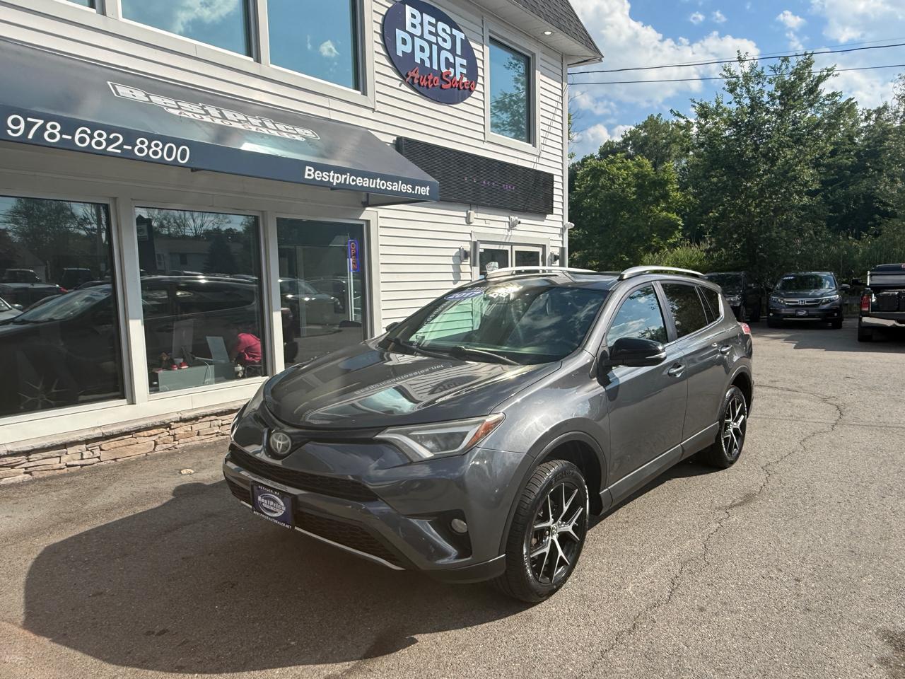 Toyota RAV4 SE AWD (Natl) 2017