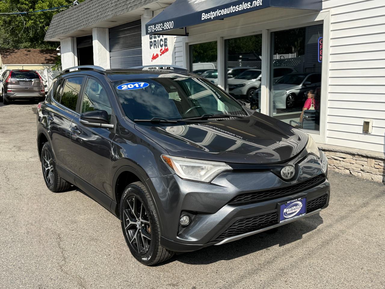 Toyota RAV4 SE AWD (Natl) 2017