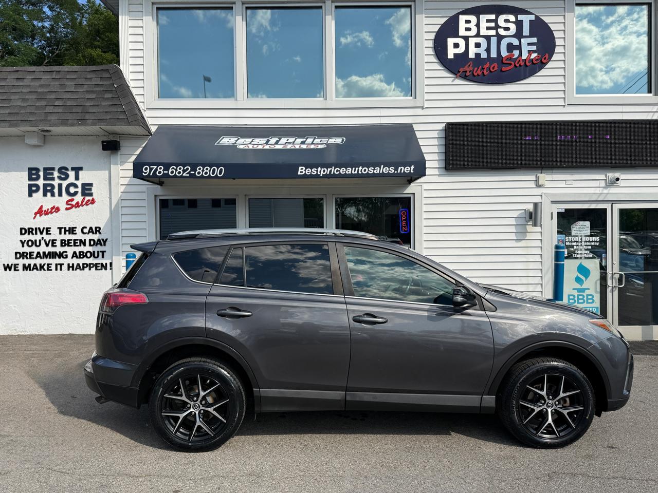 Toyota RAV4 SE AWD (Natl) 2017