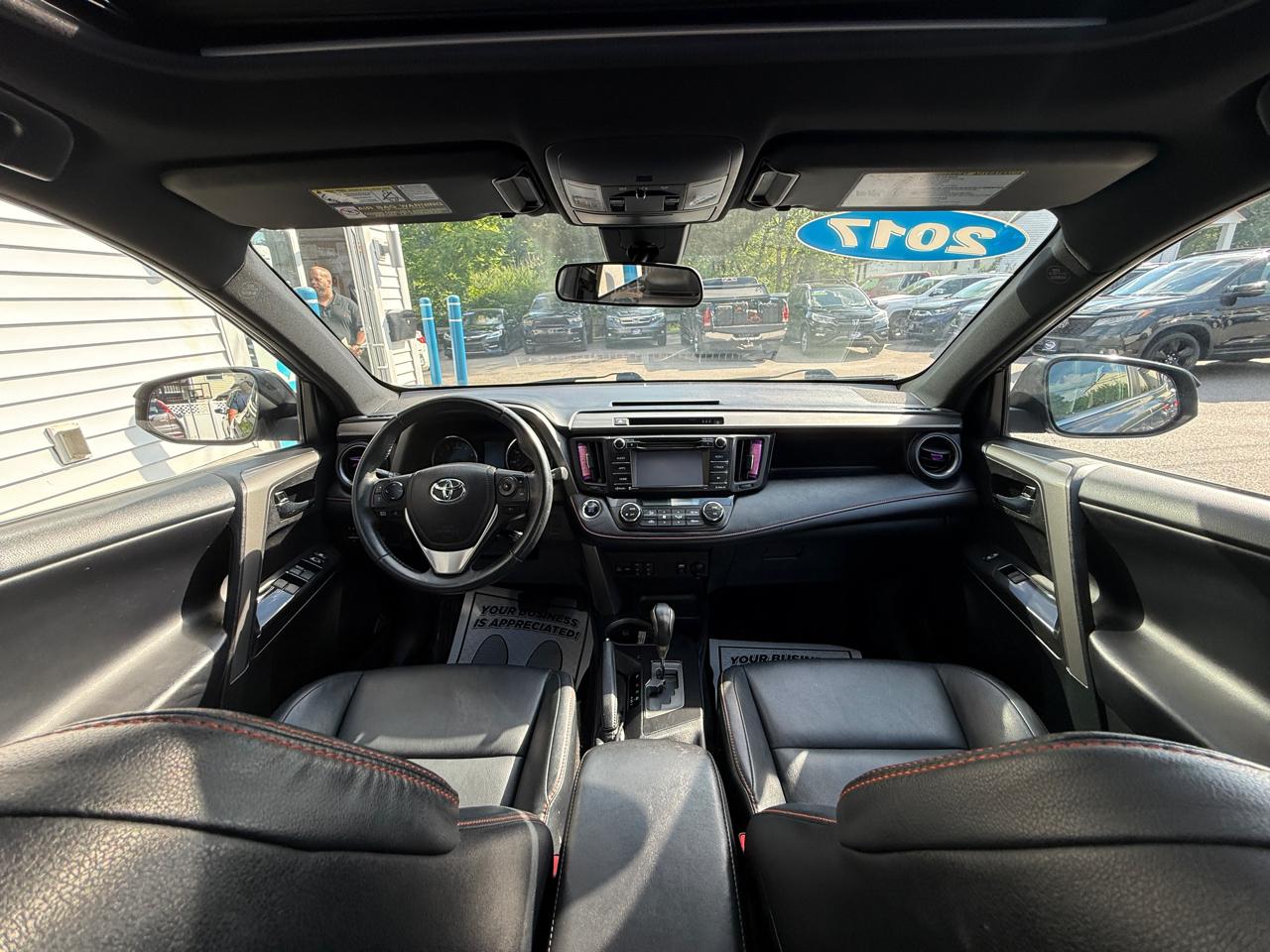 Toyota RAV4 SE AWD (Natl) 2017