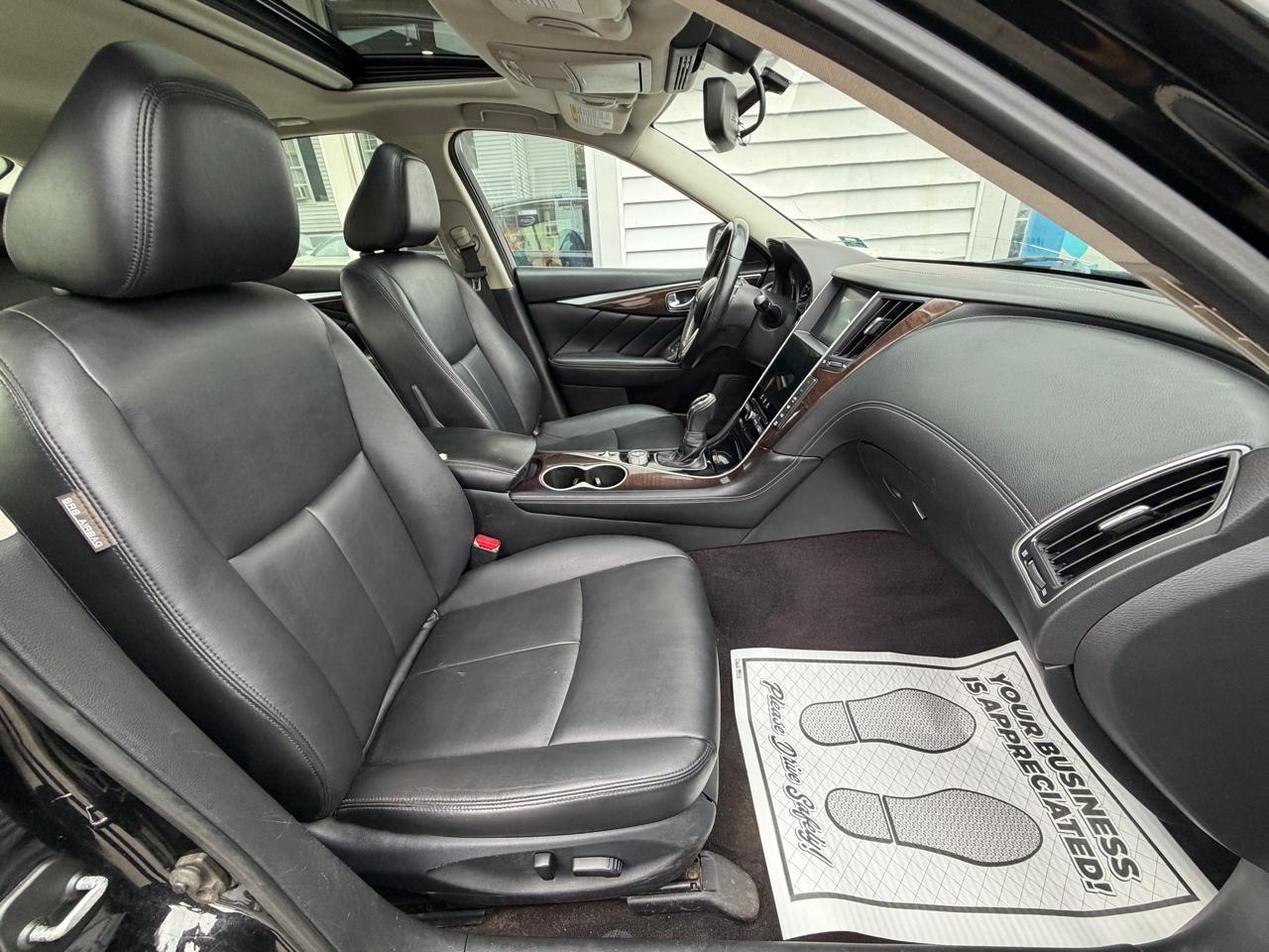 Infiniti Q50 3.0t LUXE AWD 2018