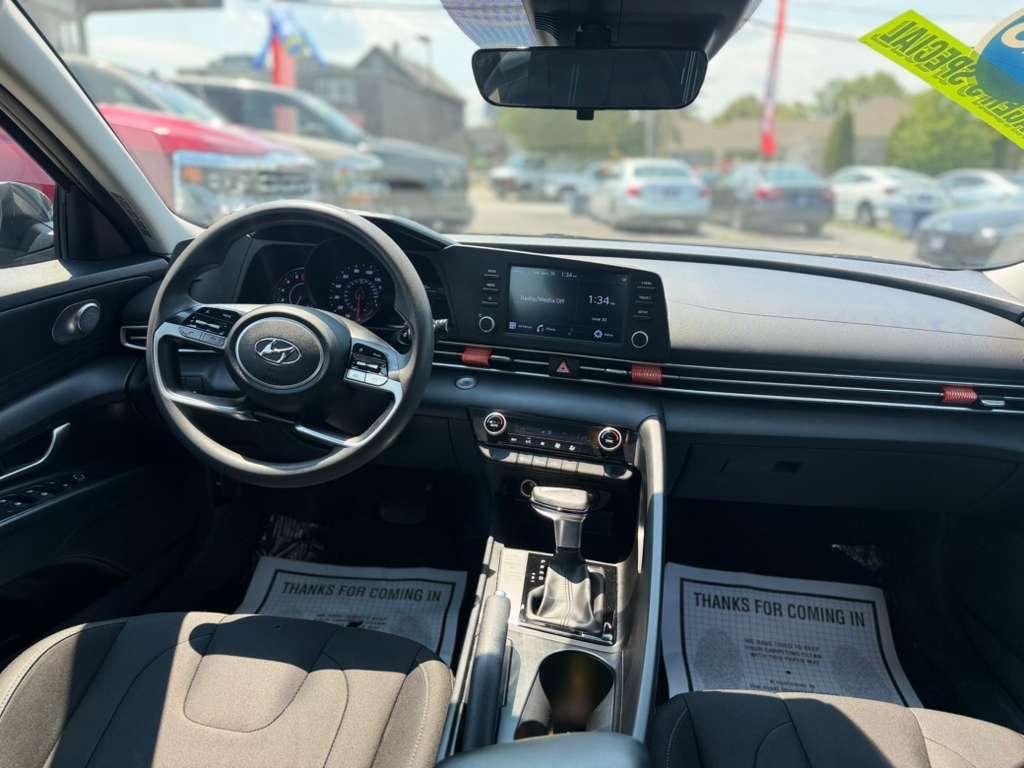 Hyundai Elantra SEL IVT 2023