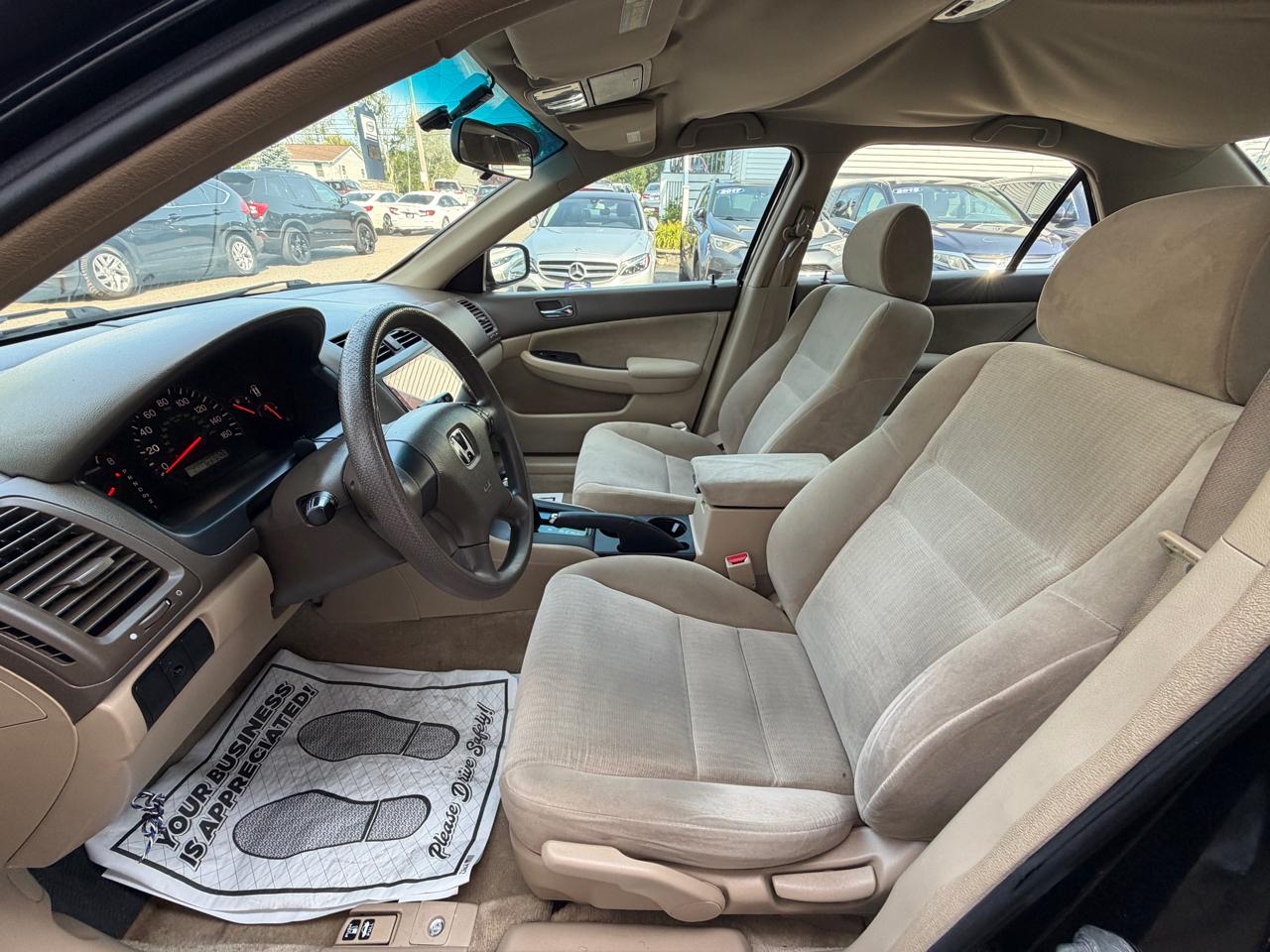 Honda Accord Sdn LX AT 2005