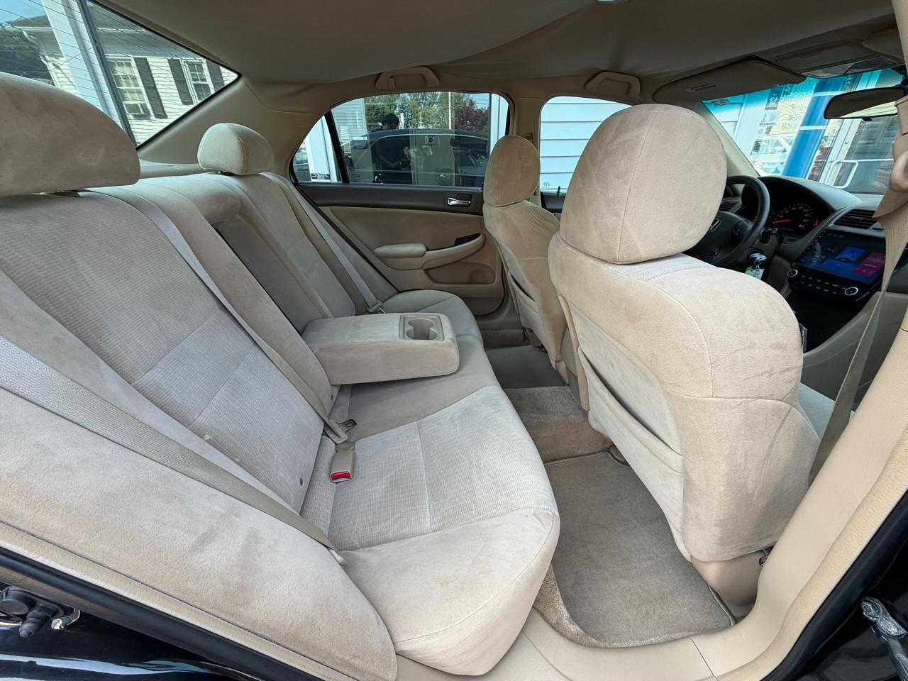 Honda Accord Sdn LX AT 2005