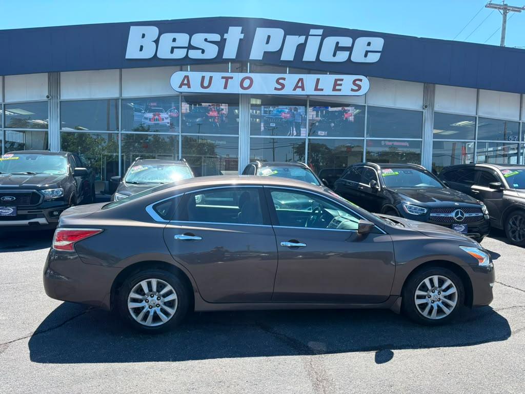 Nissan Altima 4dr Sdn I4 2.5 S 2015