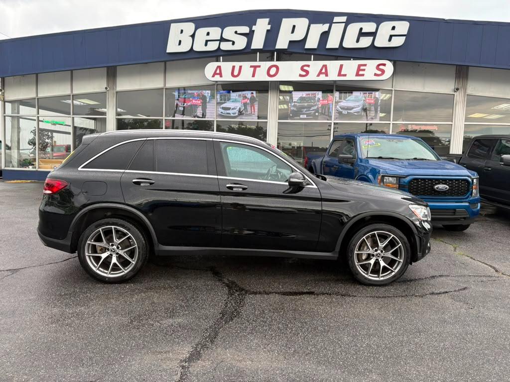 Mercedes-Benz GLC GLC 300 4MATIC SUV 2022