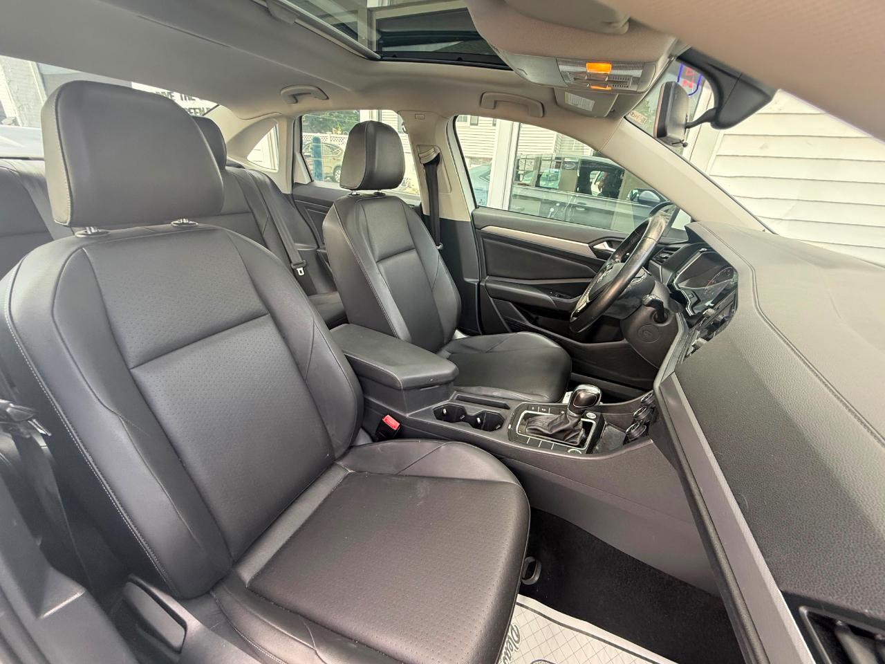 Volkswagen Jetta R-Line Auto w/ULEV 2019
