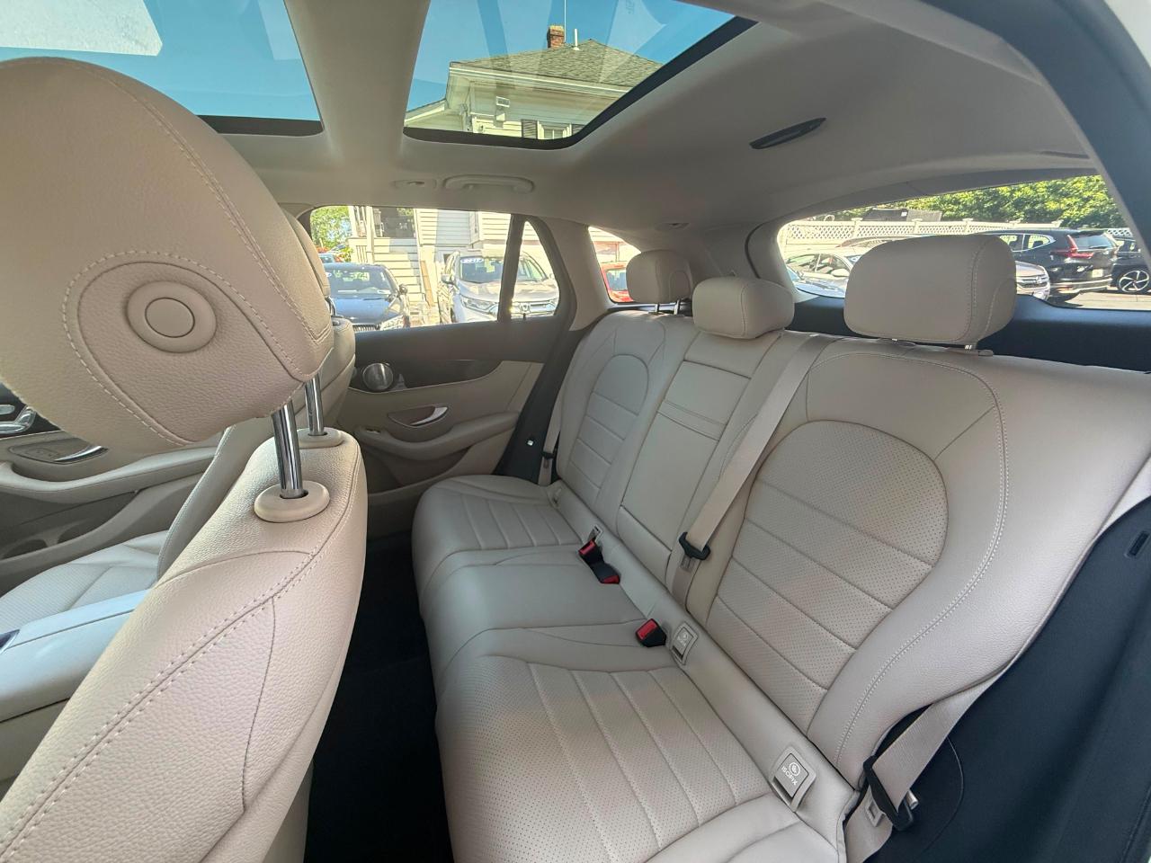 Mercedes-Benz GLC 4MATIC 4dr GLC 300 2016